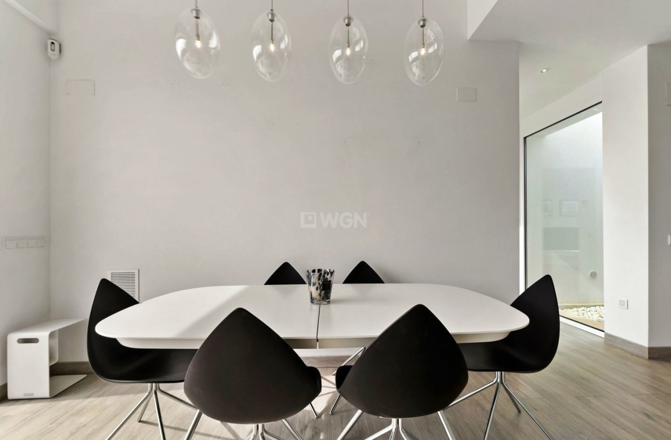 Odsprzedaż - Villa - Orihuela - Las Colinas Golf