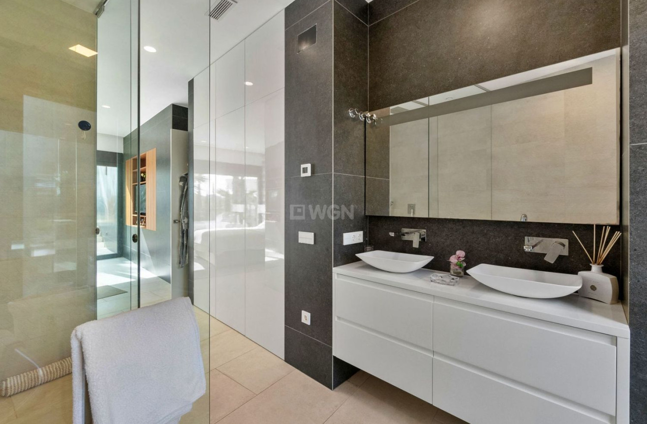 Odsprzedaż - Villa - Orihuela - Las Colinas Golf