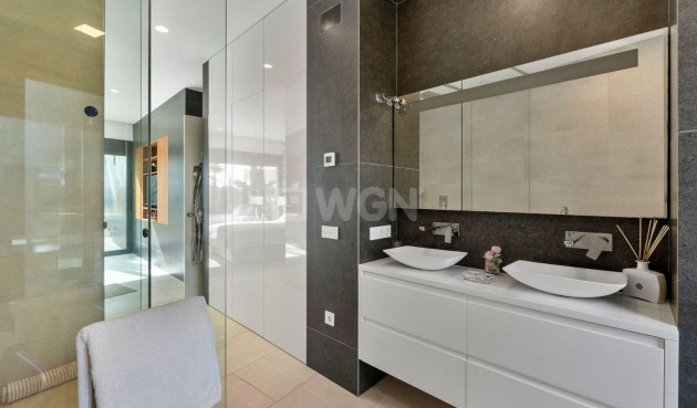 Odsprzedaż - Villa - Orihuela - Las Colinas Golf