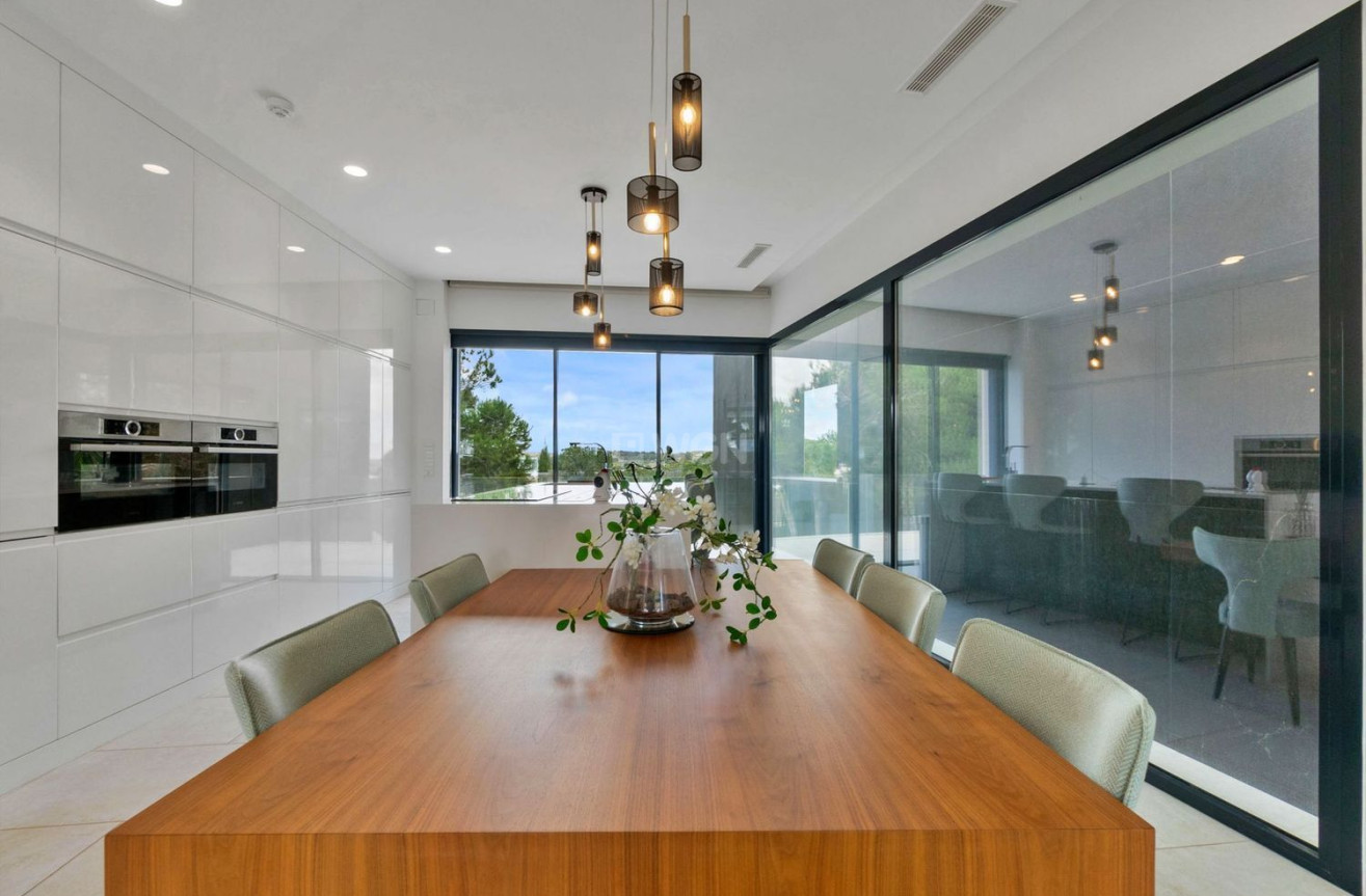 Odsprzedaż - Villa - Orihuela - Las Colinas Golf