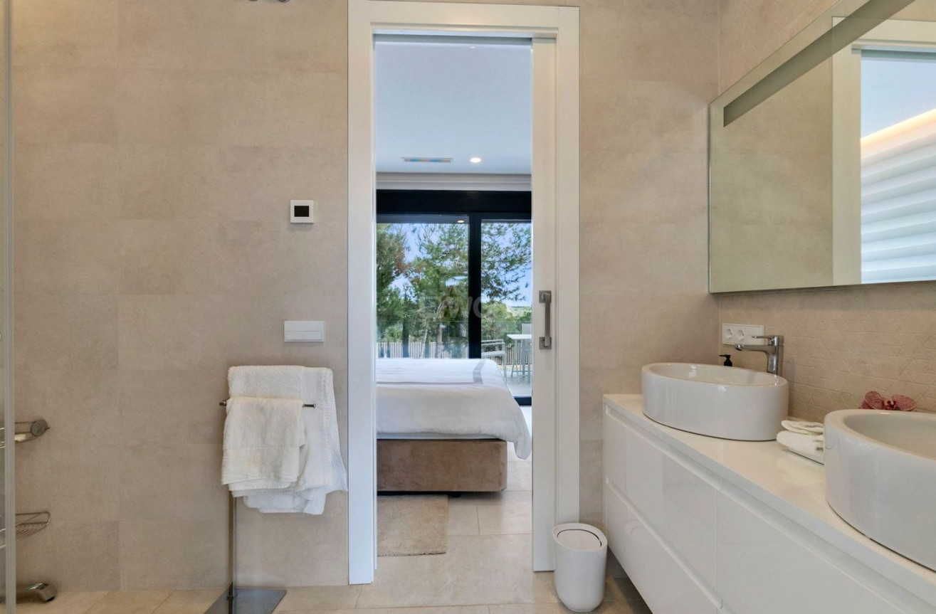 Odsprzedaż - Villa - Orihuela - Las Colinas Golf