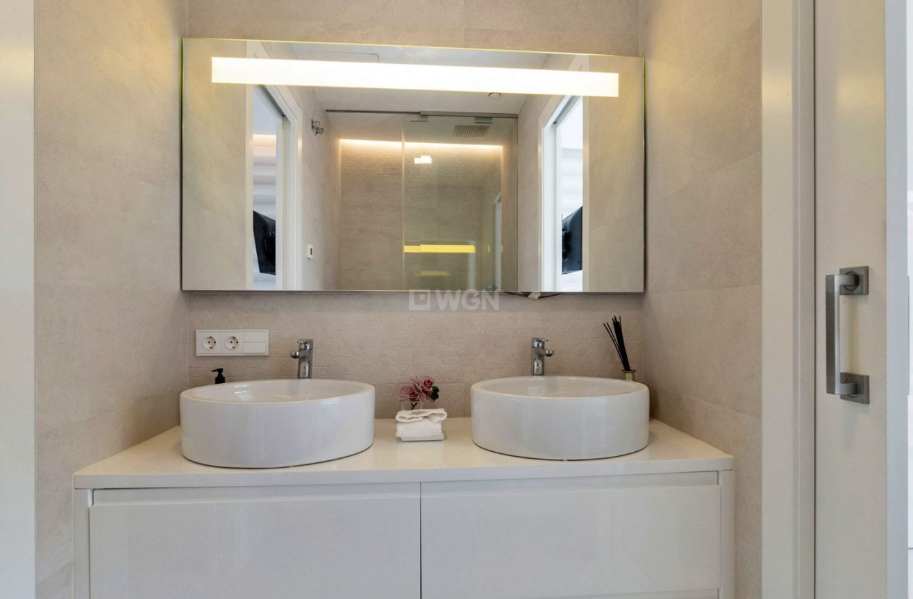 Odsprzedaż - Villa - Orihuela - Las Colinas Golf