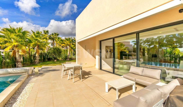 Odsprzedaż - Villa - Orihuela - Las Colinas Golf