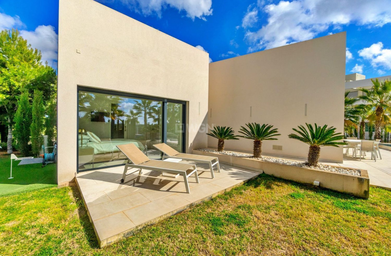 Odsprzedaż - Villa - Orihuela - Las Colinas Golf