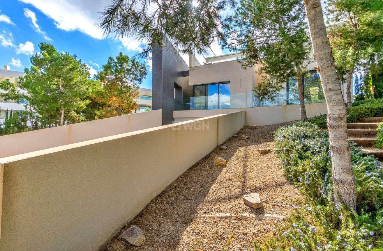 Odsprzedaż - Villa - Orihuela - Las Colinas Golf