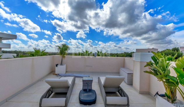 Odsprzedaż - Villa - Orihuela - Las Colinas Golf