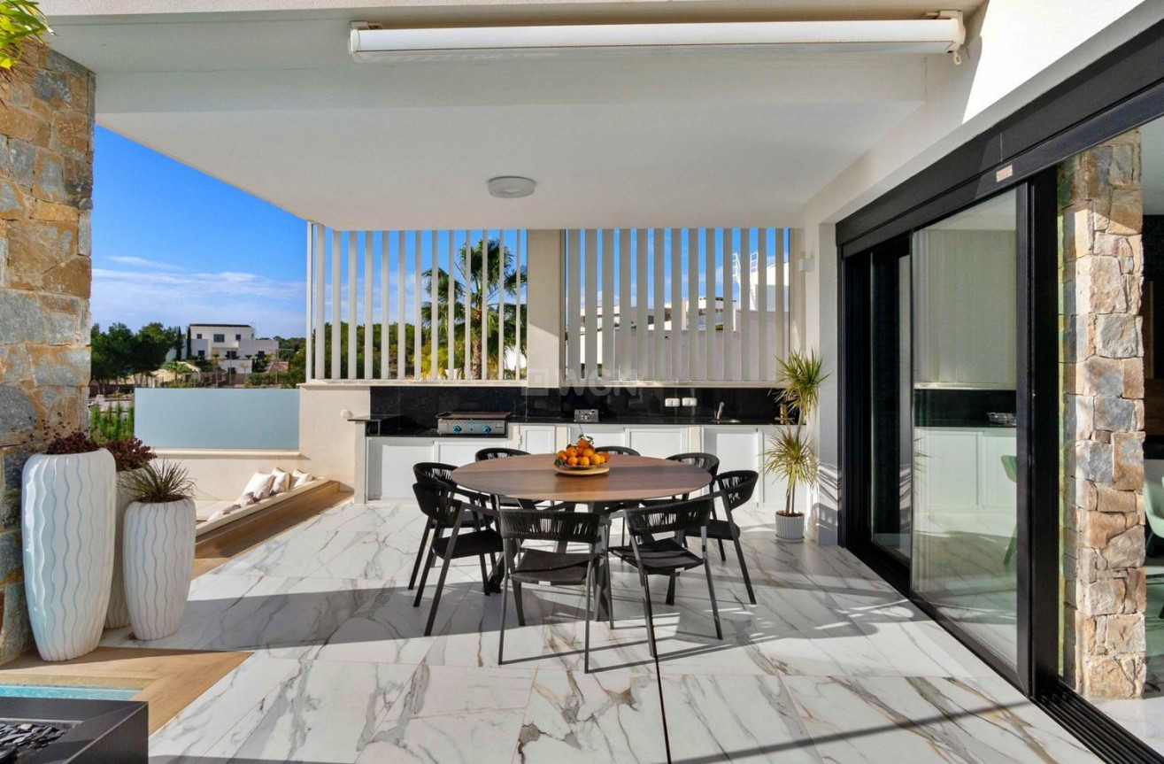 Odsprzedaż - Villa - Orihuela - Las Colinas Golf