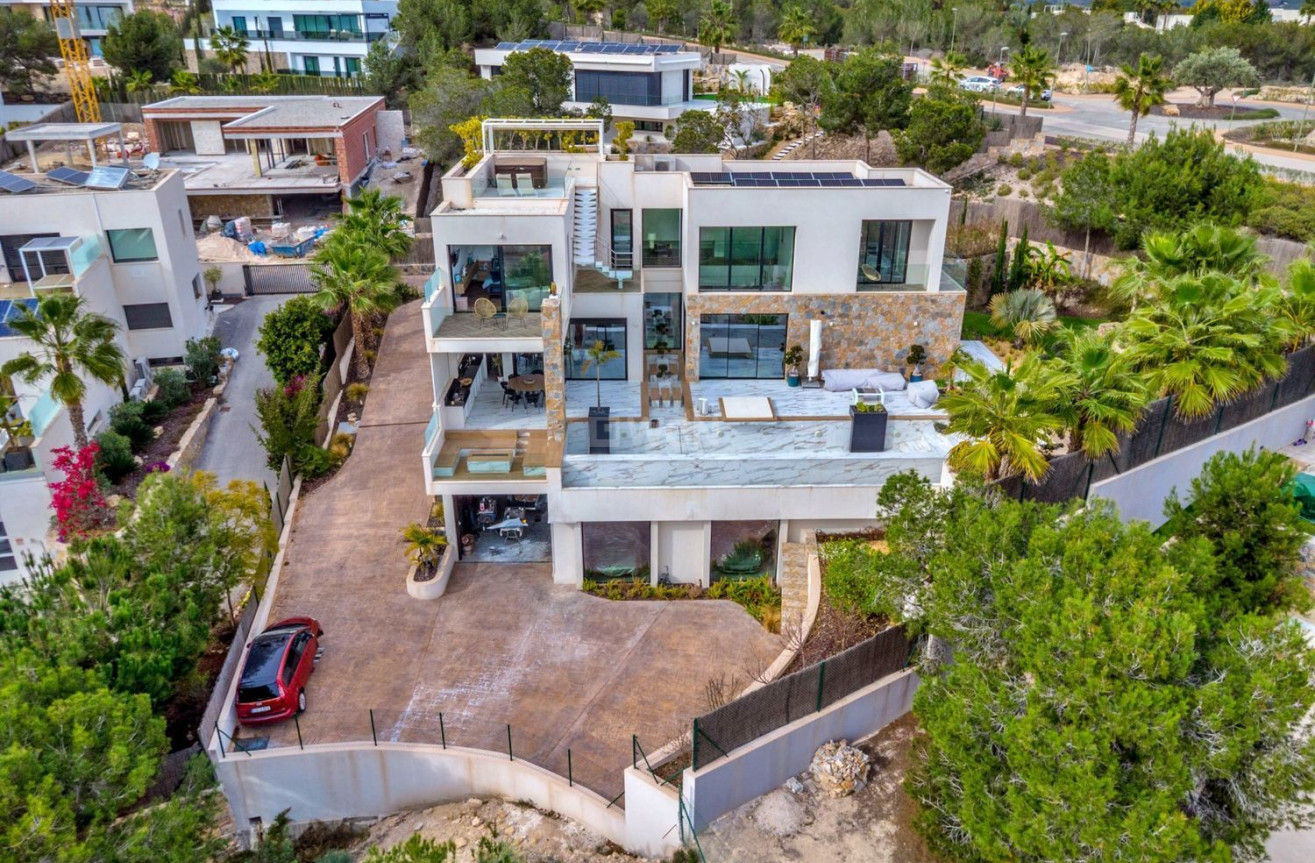 Odsprzedaż - Villa - Orihuela - Las Colinas Golf