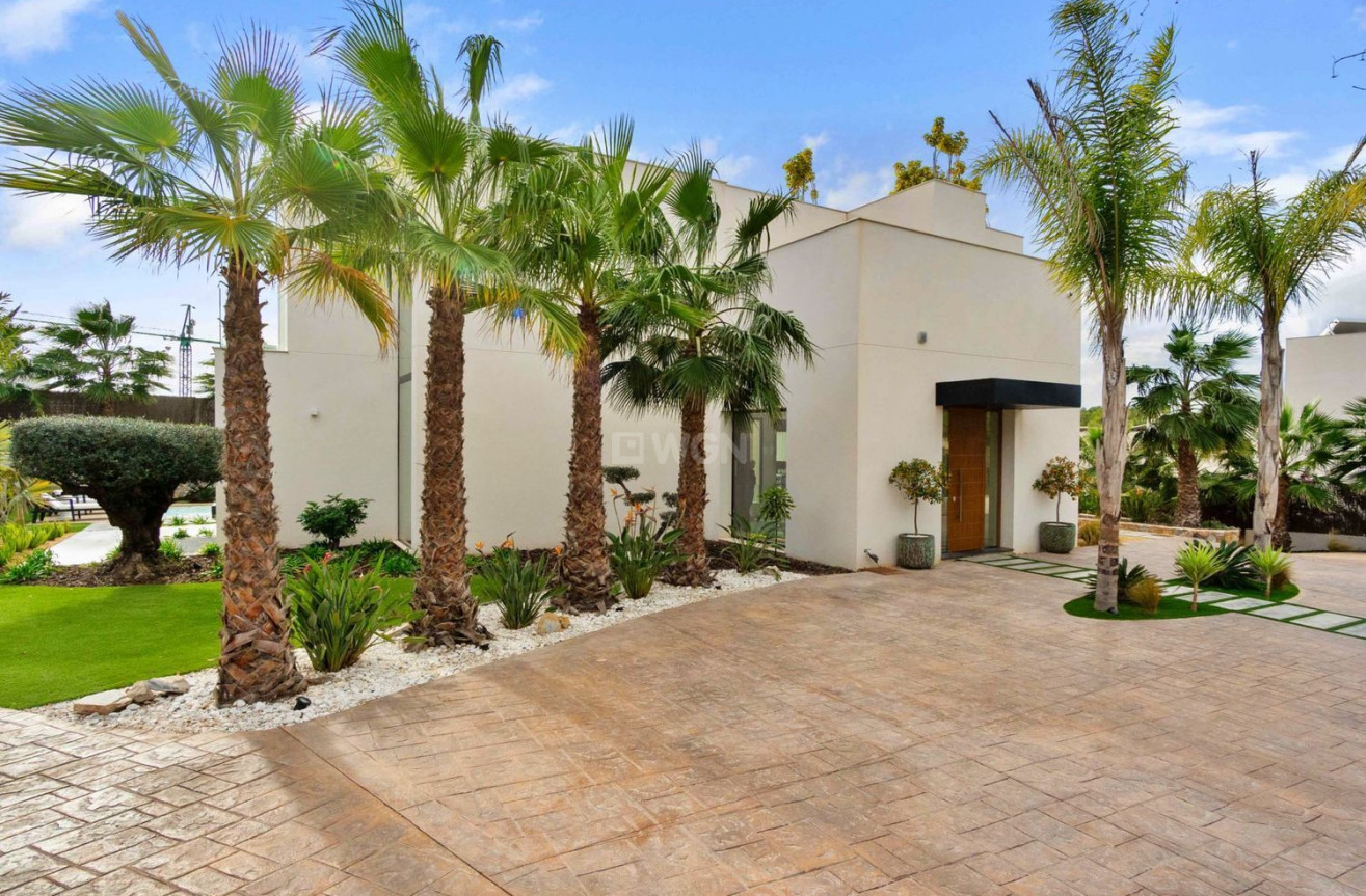 Odsprzedaż - Villa - Orihuela - Las Colinas Golf