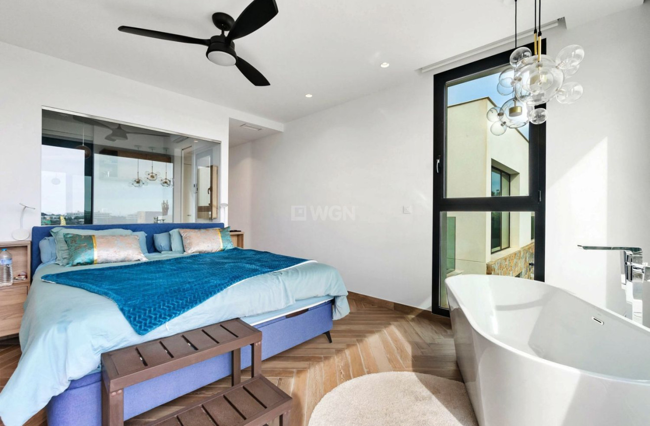 Odsprzedaż - Villa - Orihuela - Las Colinas Golf