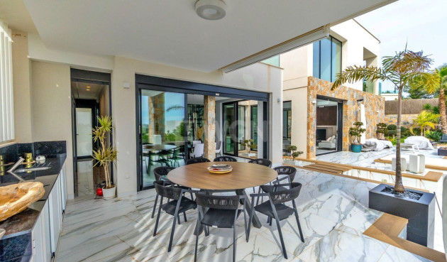 Odsprzedaż - Villa - Orihuela - Las Colinas Golf