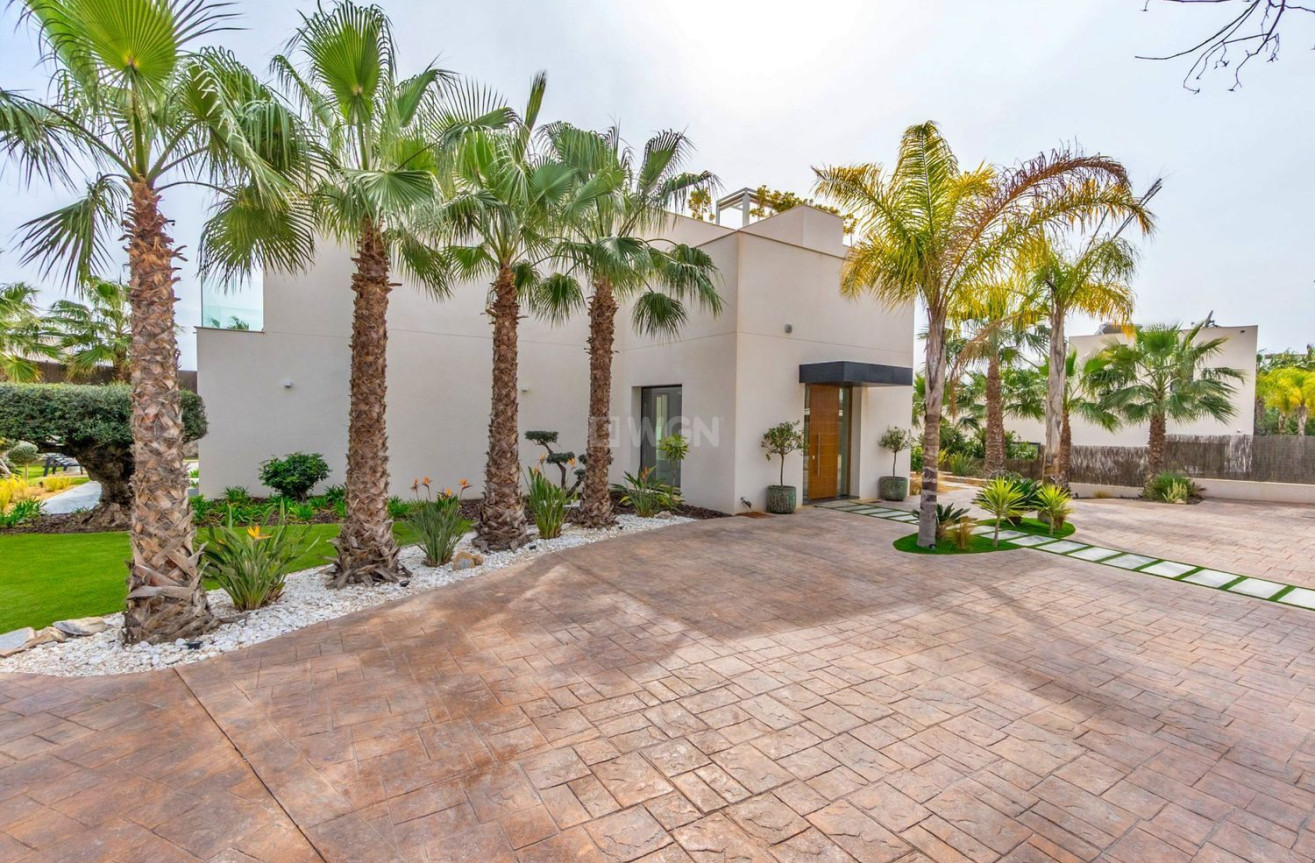 Odsprzedaż - Villa - Orihuela - Las Colinas Golf