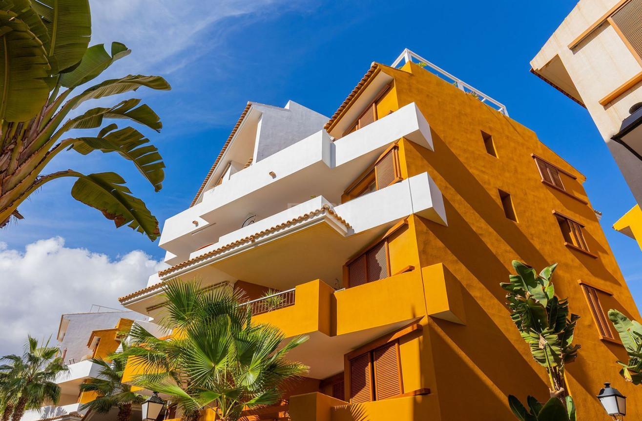 Odsprzedaż - Mieszkanie w bloku - Torrevieja - Punta Prima