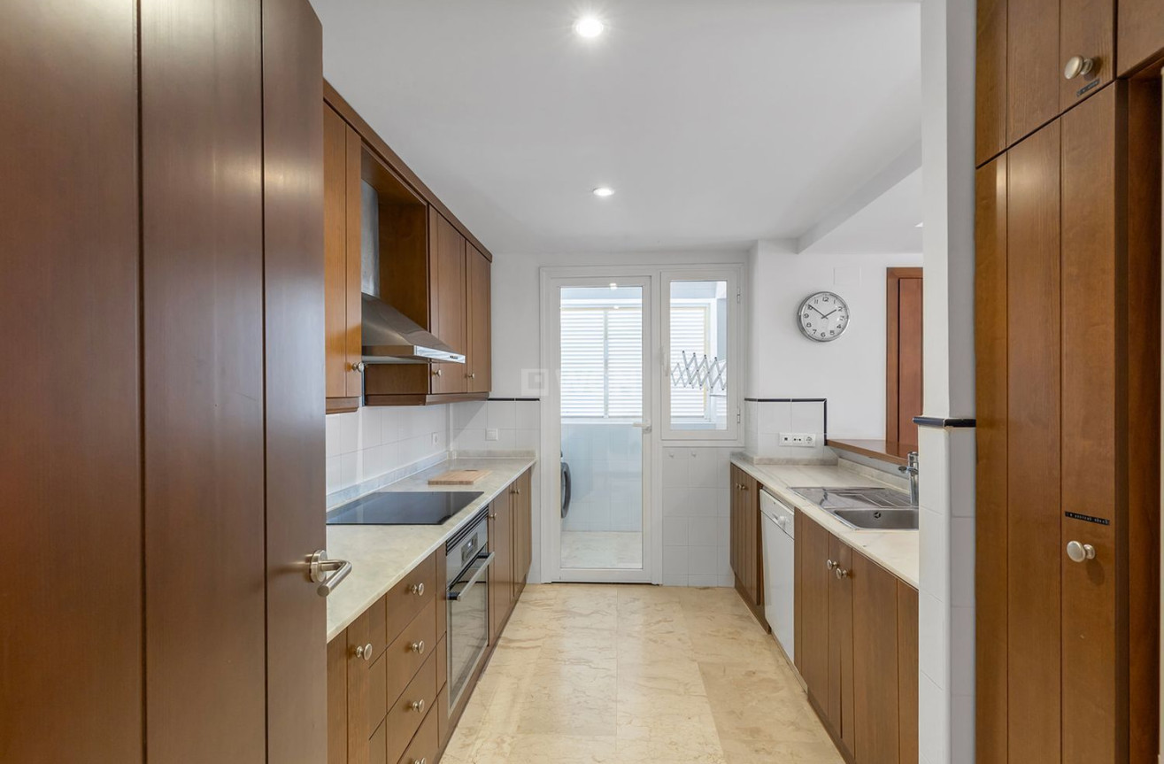 Odsprzedaż - Mieszkanie w bloku - Torrevieja - Punta Prima