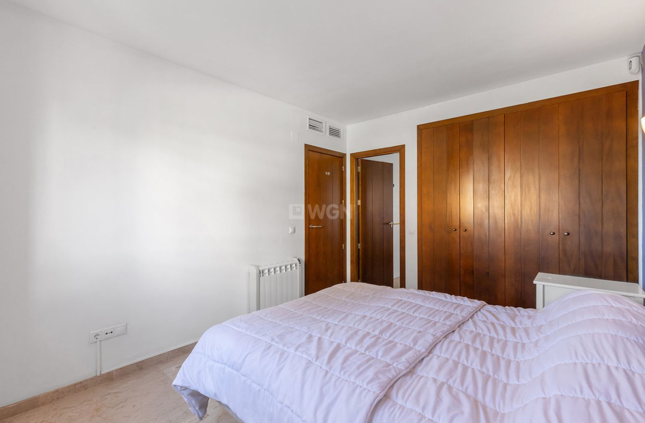 Odsprzedaż - Mieszkanie w bloku - Torrevieja - Punta Prima