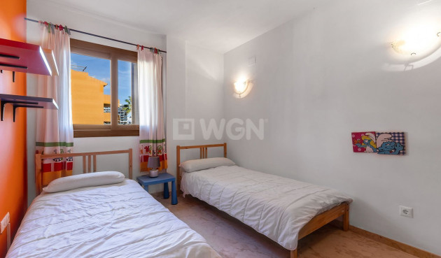 Odsprzedaż - Mieszkanie w bloku - Torrevieja - Punta Prima