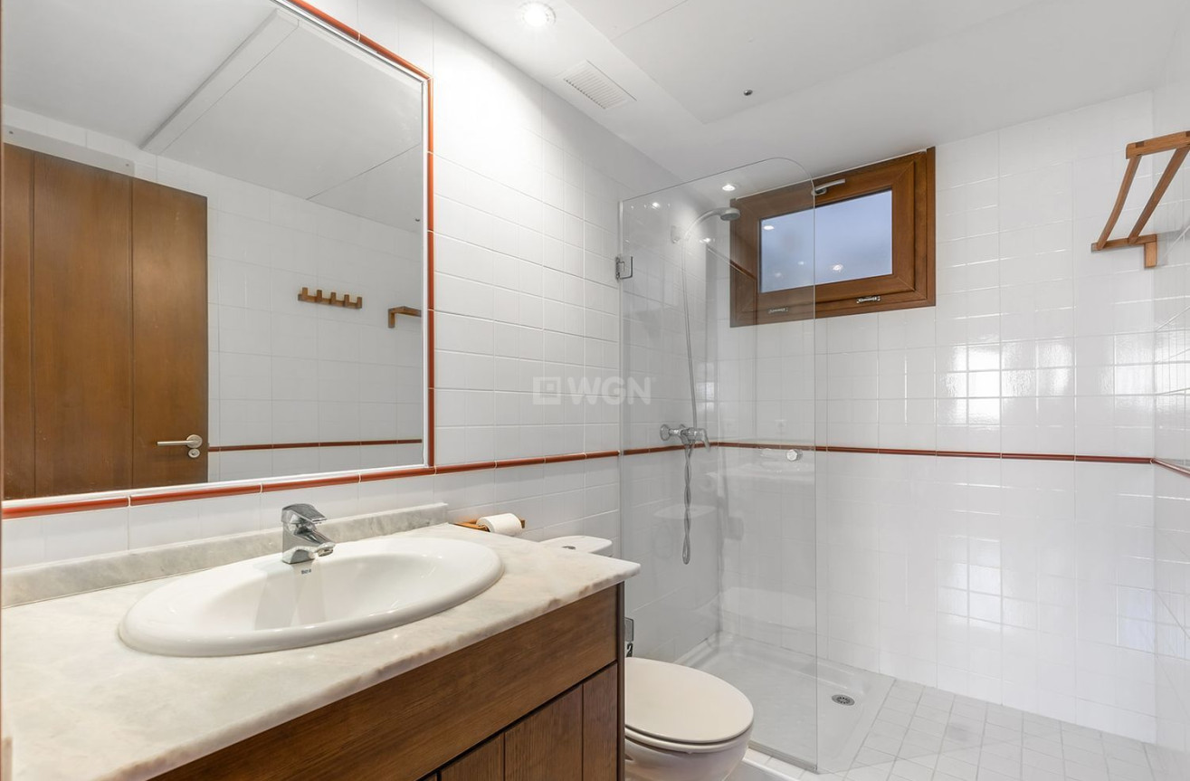 Odsprzedaż - Mieszkanie w bloku - Torrevieja - Punta Prima