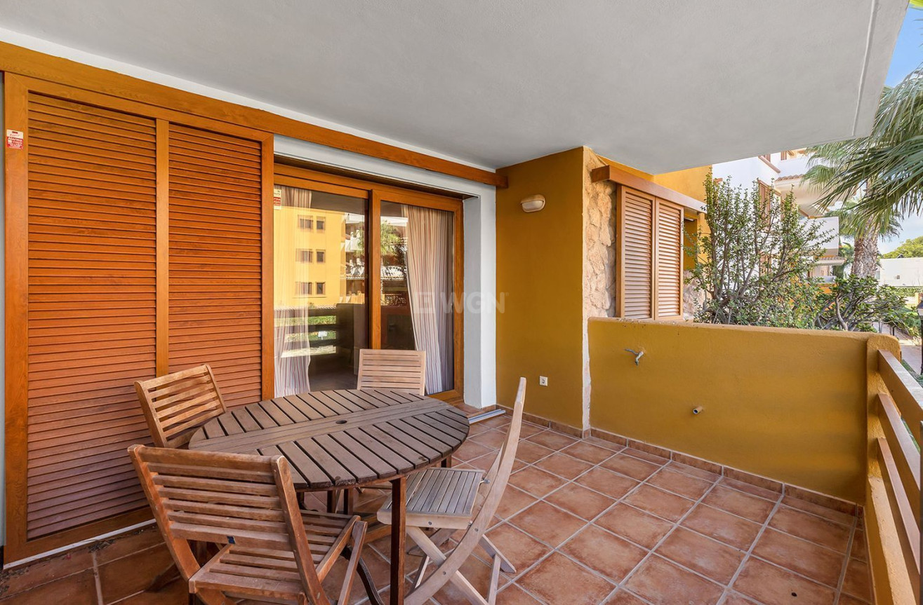 Odsprzedaż - Mieszkanie w bloku - Torrevieja - Punta Prima