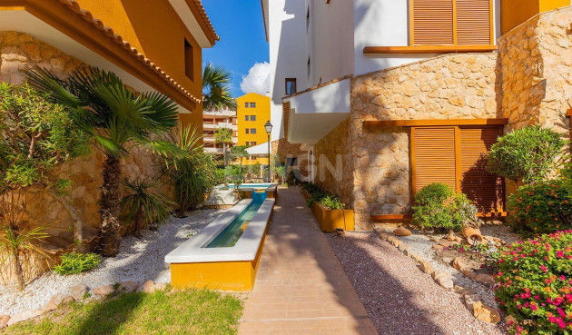 Odsprzedaż - Mieszkanie w bloku - Torrevieja - Punta Prima