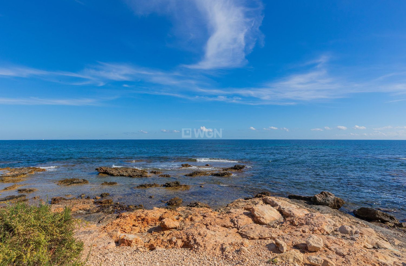 Odsprzedaż - Mieszkanie w bloku - Torrevieja - Punta Prima