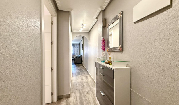 Resale - Apartment / flat - Torrevieja - PARQUE DE LAS NACIONES