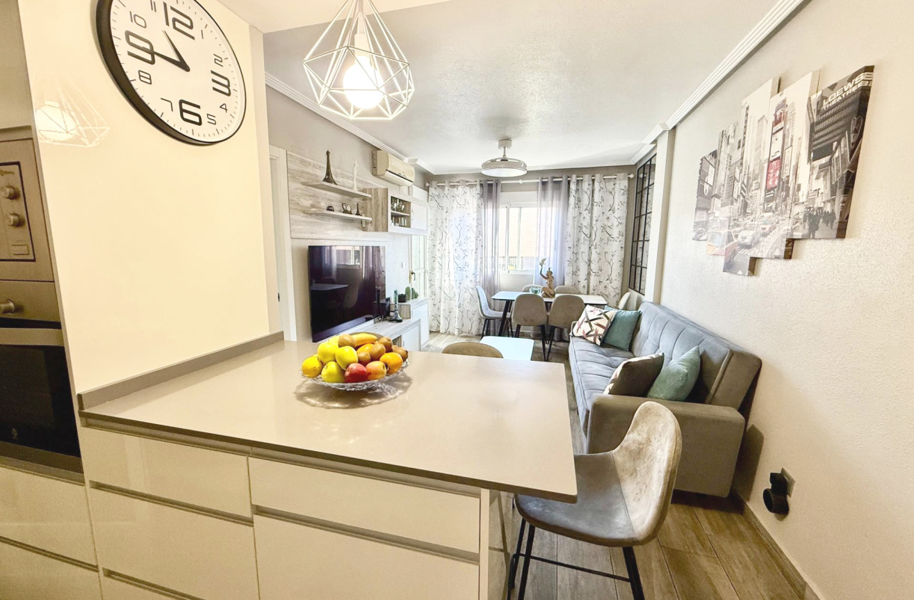 Resale - Apartment / flat - Torrevieja - PARQUE DE LAS NACIONES