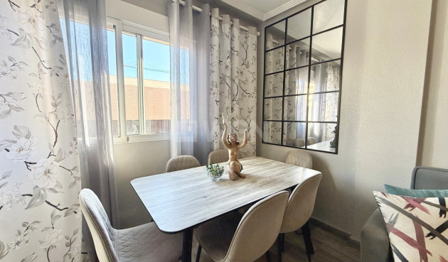 Resale - Apartment / flat - Torrevieja - PARQUE DE LAS NACIONES