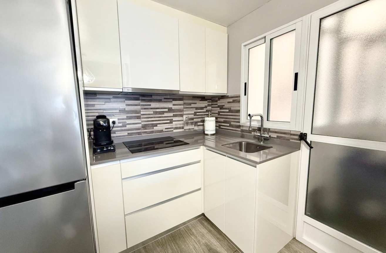 Resale - Apartment / flat - Torrevieja - PARQUE DE LAS NACIONES