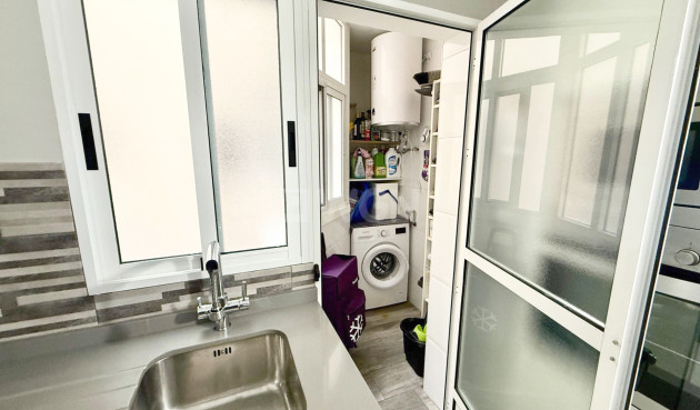 Resale - Apartment / flat - Torrevieja - PARQUE DE LAS NACIONES