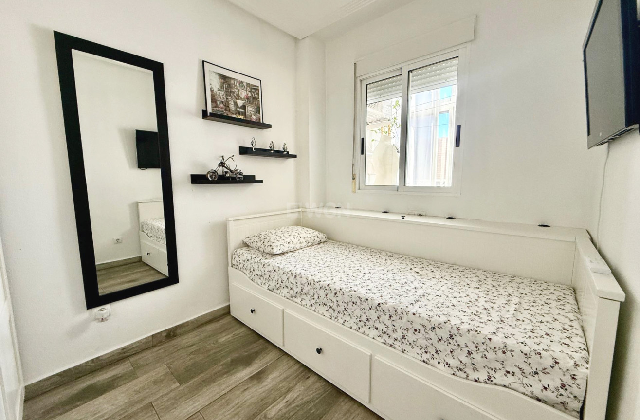 Resale - Apartment / flat - Torrevieja - PARQUE DE LAS NACIONES