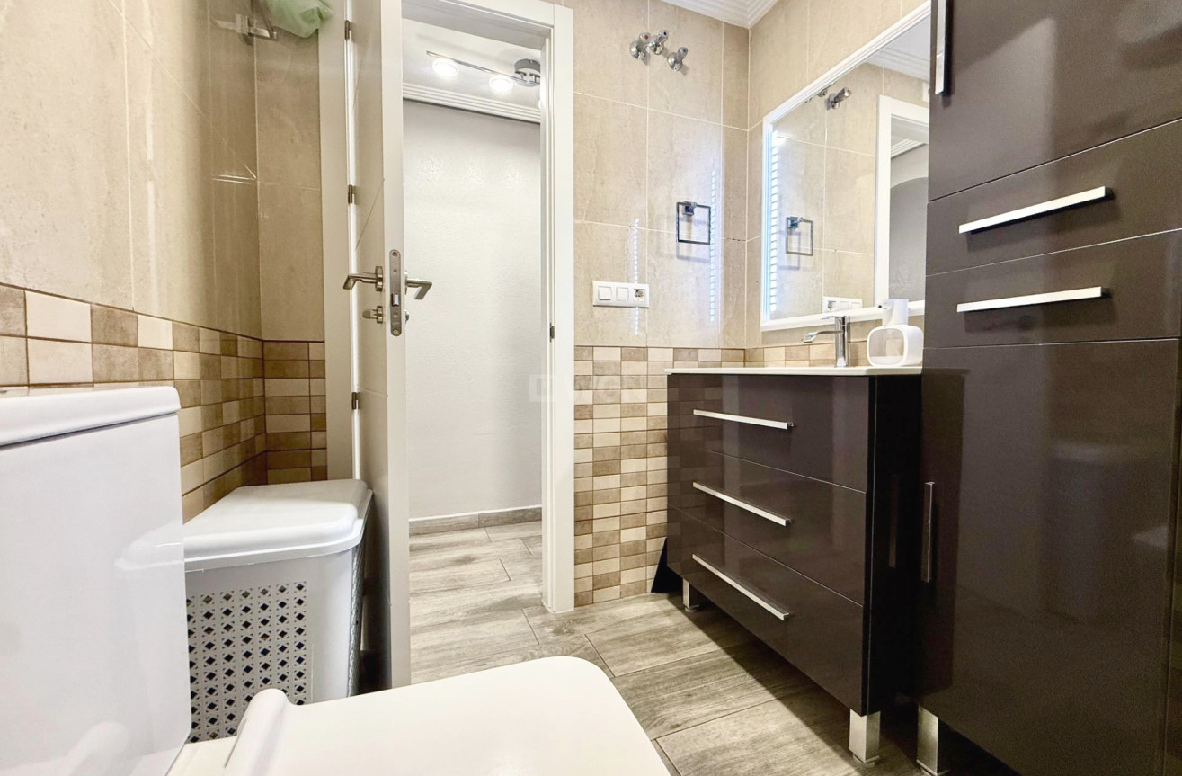 Resale - Apartment / flat - Torrevieja - PARQUE DE LAS NACIONES