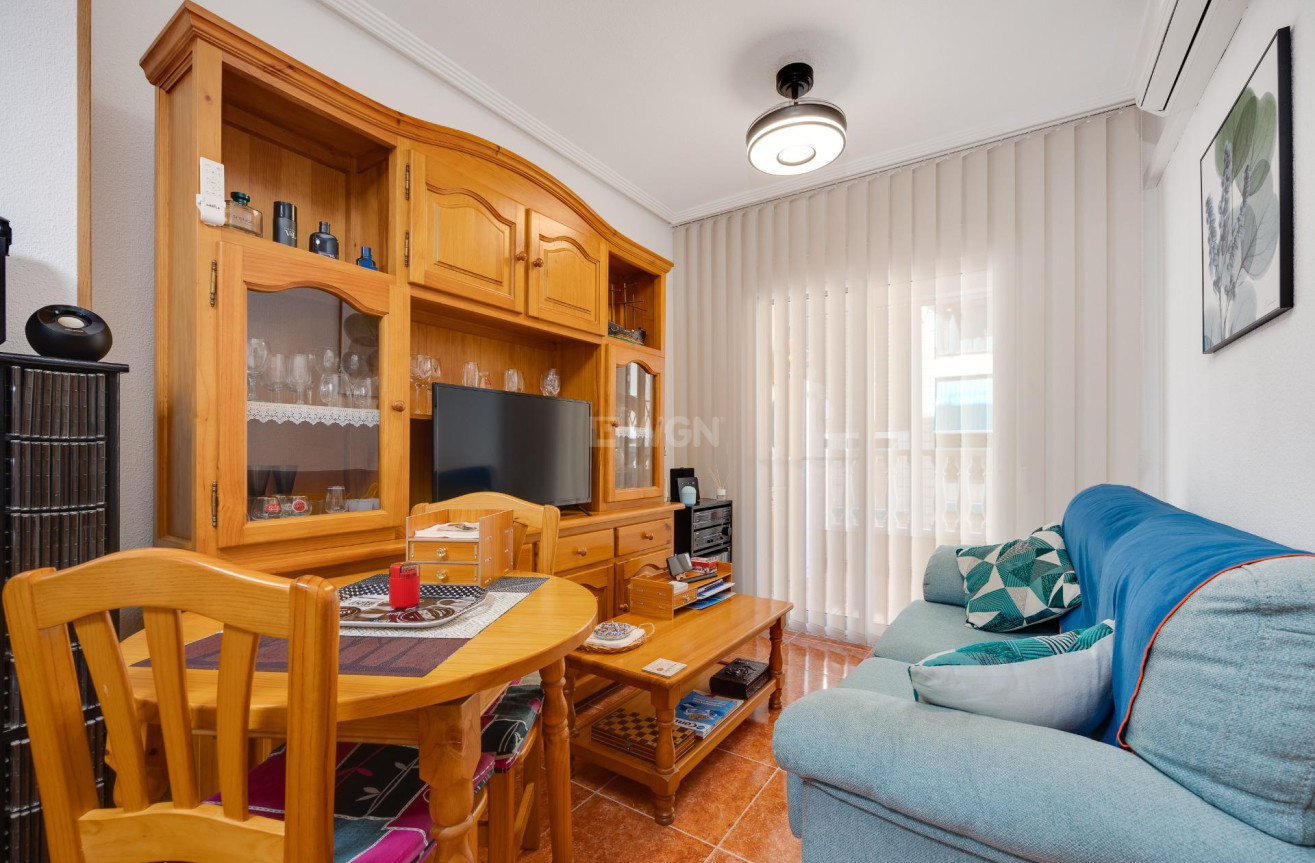 Odsprzedaż - Mieszkanie w bloku - Guardamar del Segura - Pueblo