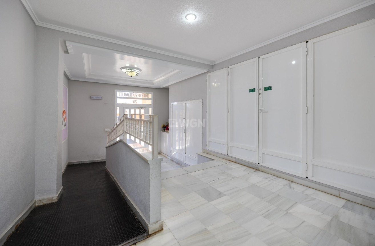 Odsprzedaż - Mieszkanie w bloku - Guardamar del Segura - Pueblo