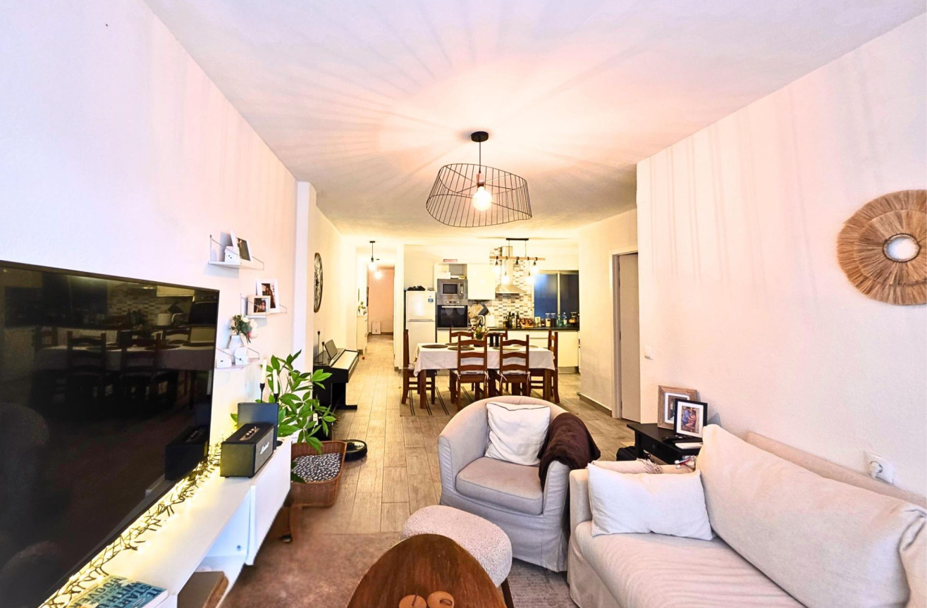 Odsprzedaż - Mieszkanie w bloku - Torrevieja - Playa del Cura