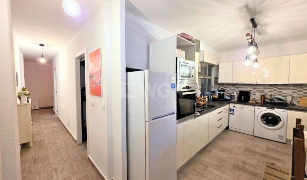 Odsprzedaż - Mieszkanie w bloku - Torrevieja - Playa del Cura