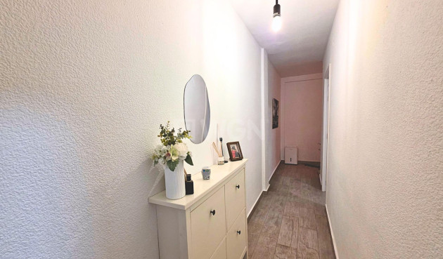 Odsprzedaż - Mieszkanie w bloku - Torrevieja - Playa del Cura