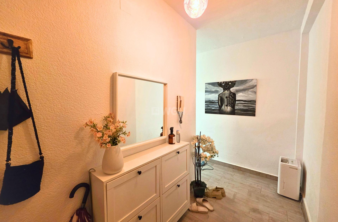 Odsprzedaż - Mieszkanie w bloku - Torrevieja - Playa del Cura