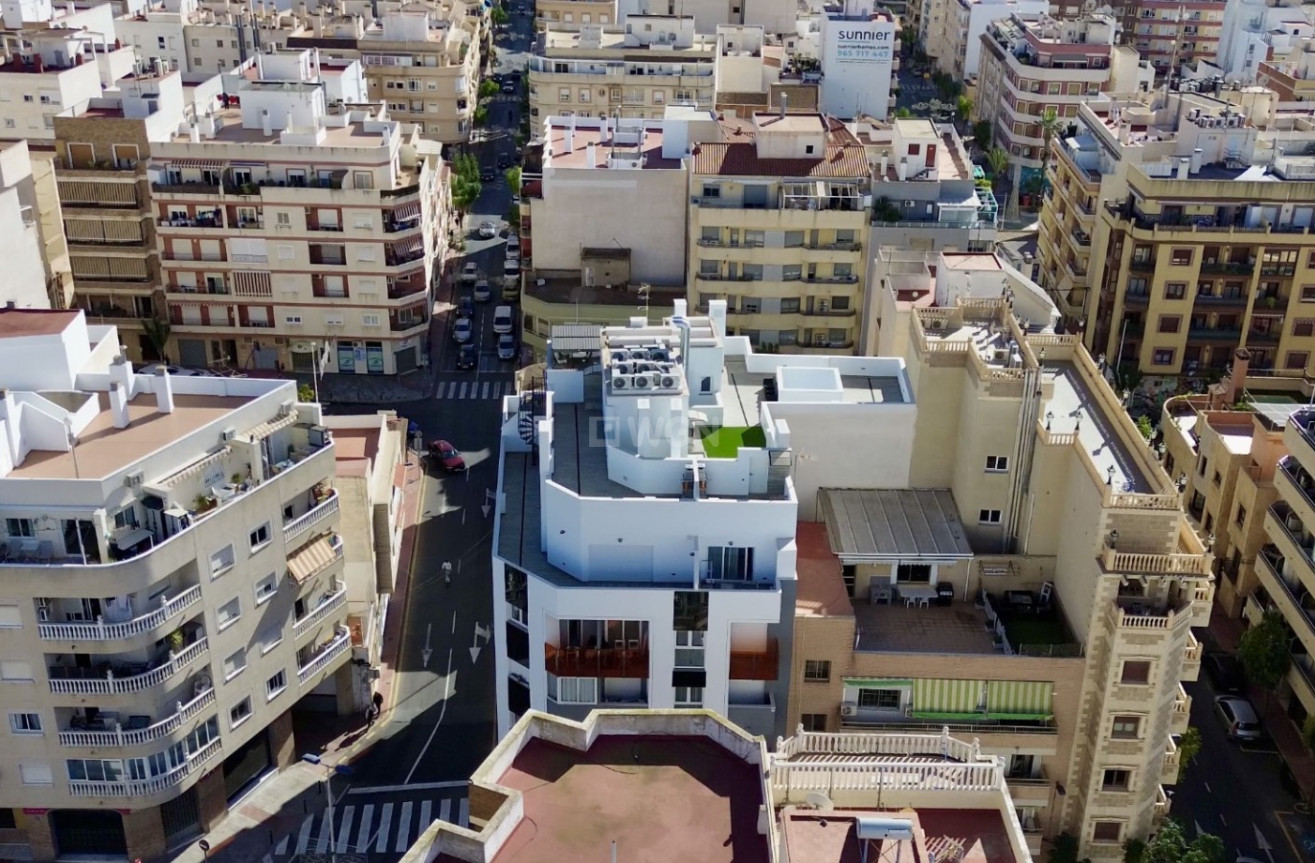 Odsprzedaż - Mieszkanie w bloku - Torrevieja - Costa Blanca