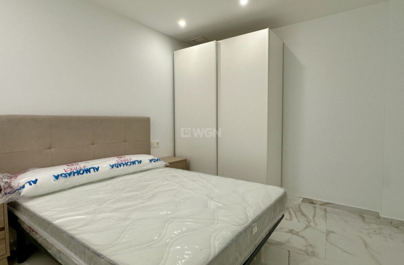 Odsprzedaż - Mieszkanie w bloku - Torrevieja - Costa Blanca