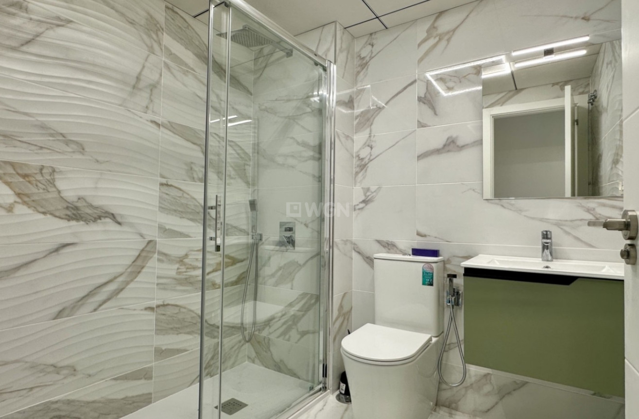 Odsprzedaż - Mieszkanie w bloku - Torrevieja - Costa Blanca