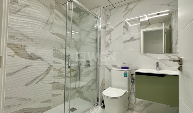 Odsprzedaż - Mieszkanie w bloku - Torrevieja - Costa Blanca