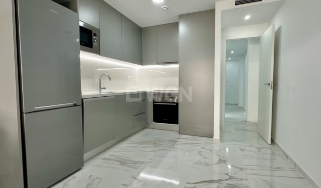 Odsprzedaż - Mieszkanie w bloku - Torrevieja - Costa Blanca