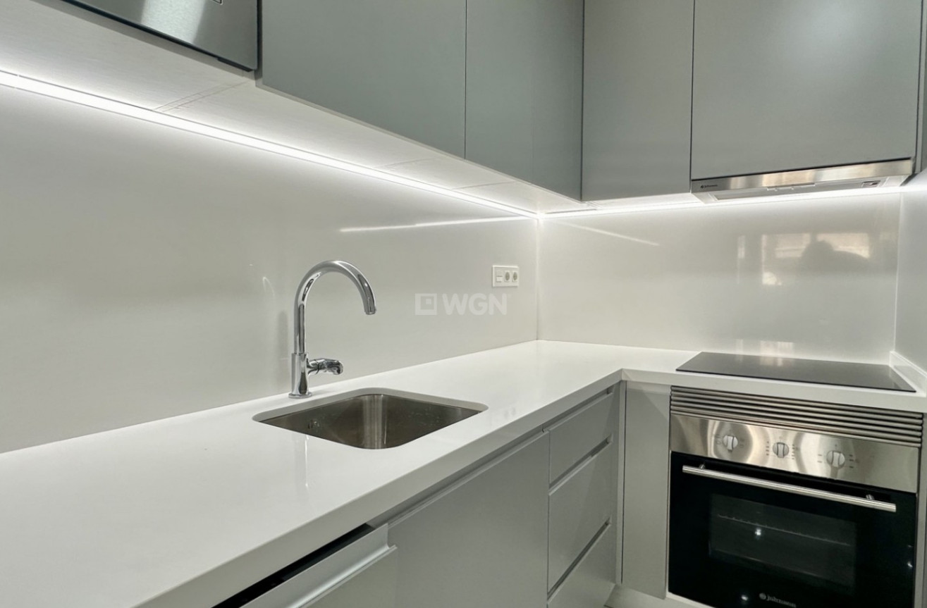 Odsprzedaż - Mieszkanie w bloku - Torrevieja - Costa Blanca