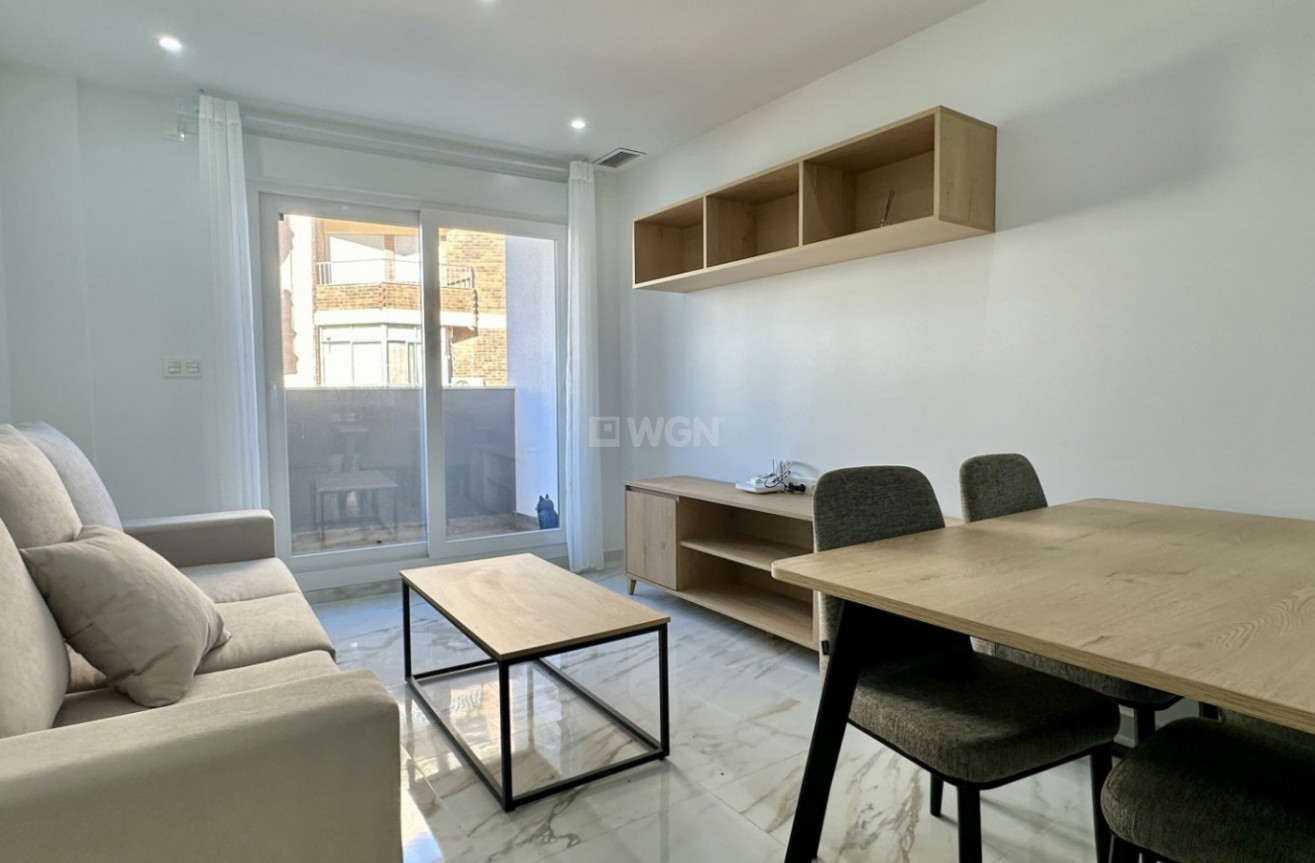 Odsprzedaż - Mieszkanie w bloku - Torrevieja - Costa Blanca