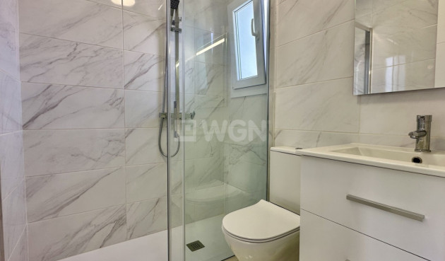 Odsprzedaż - Kamienica - Torrevieja - Costa Blanca