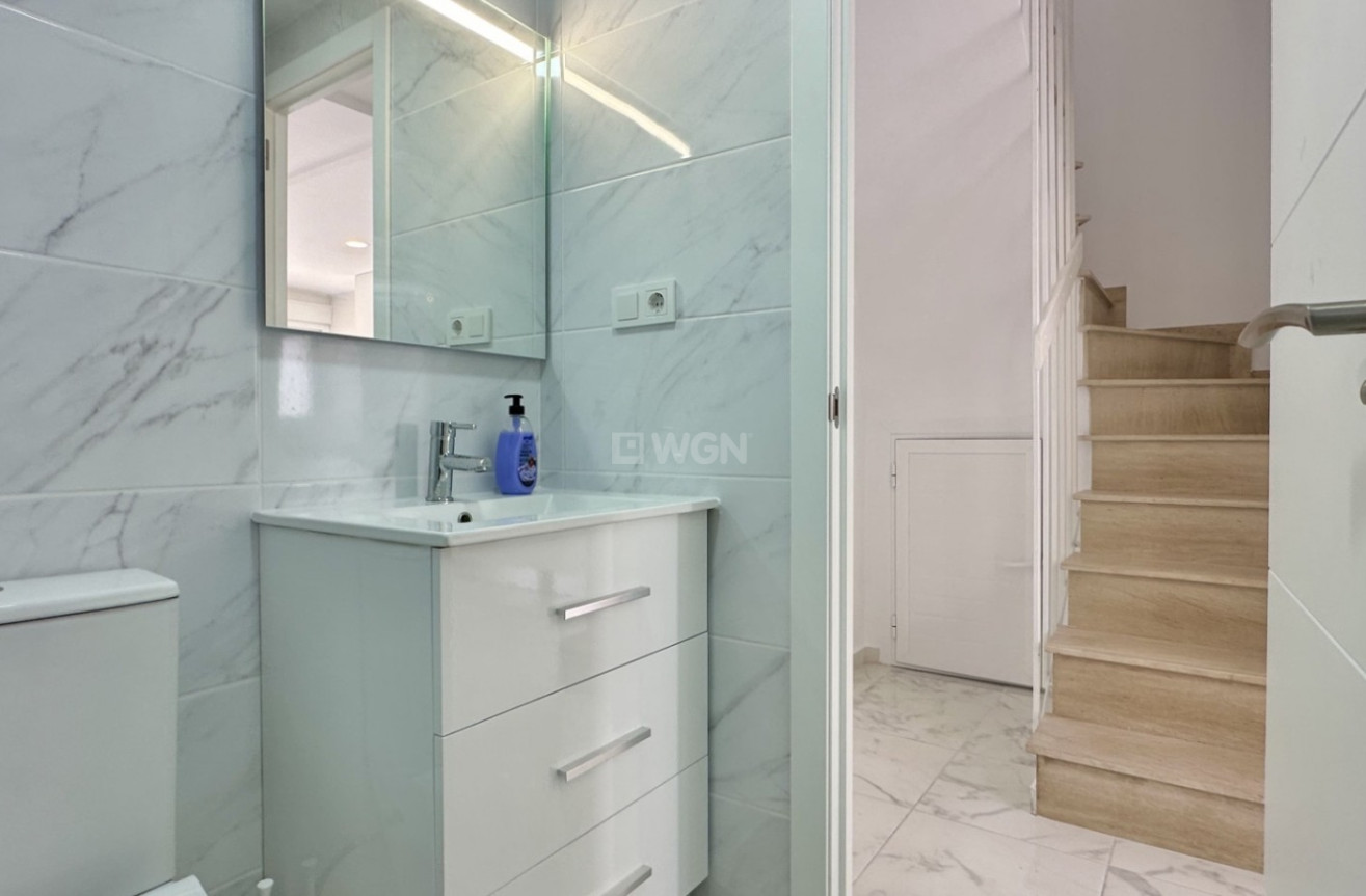 Odsprzedaż - Kamienica - Torrevieja - Costa Blanca