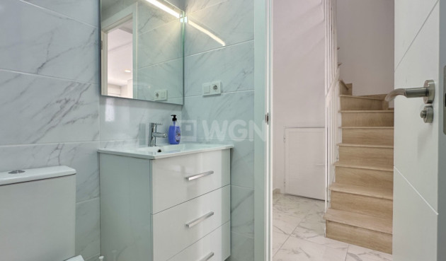 Odsprzedaż - Kamienica - Torrevieja - Costa Blanca