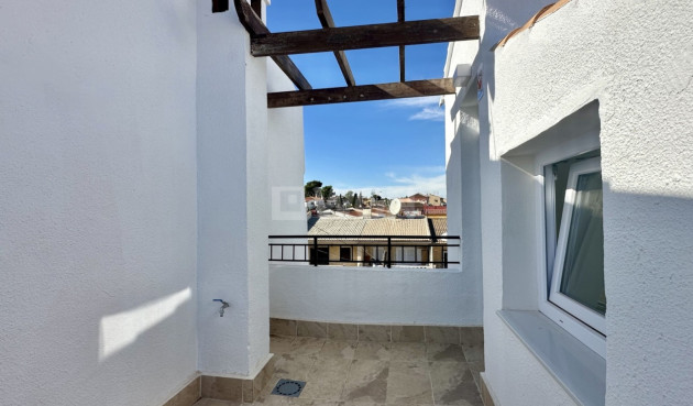 Odsprzedaż - Kamienica - Torrevieja - Costa Blanca