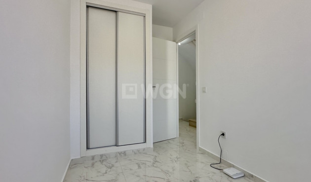 Odsprzedaż - Kamienica - Torrevieja - Costa Blanca