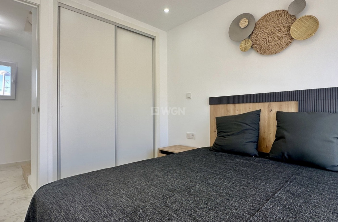 Odsprzedaż - Kamienica - Torrevieja - Costa Blanca